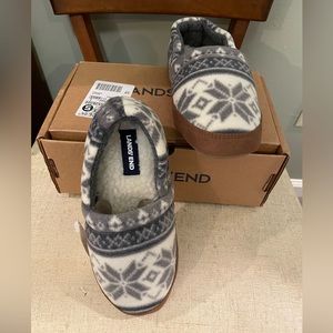 Kids Lands End Fleece slippers in fair isle pattern. New in box. Size 1